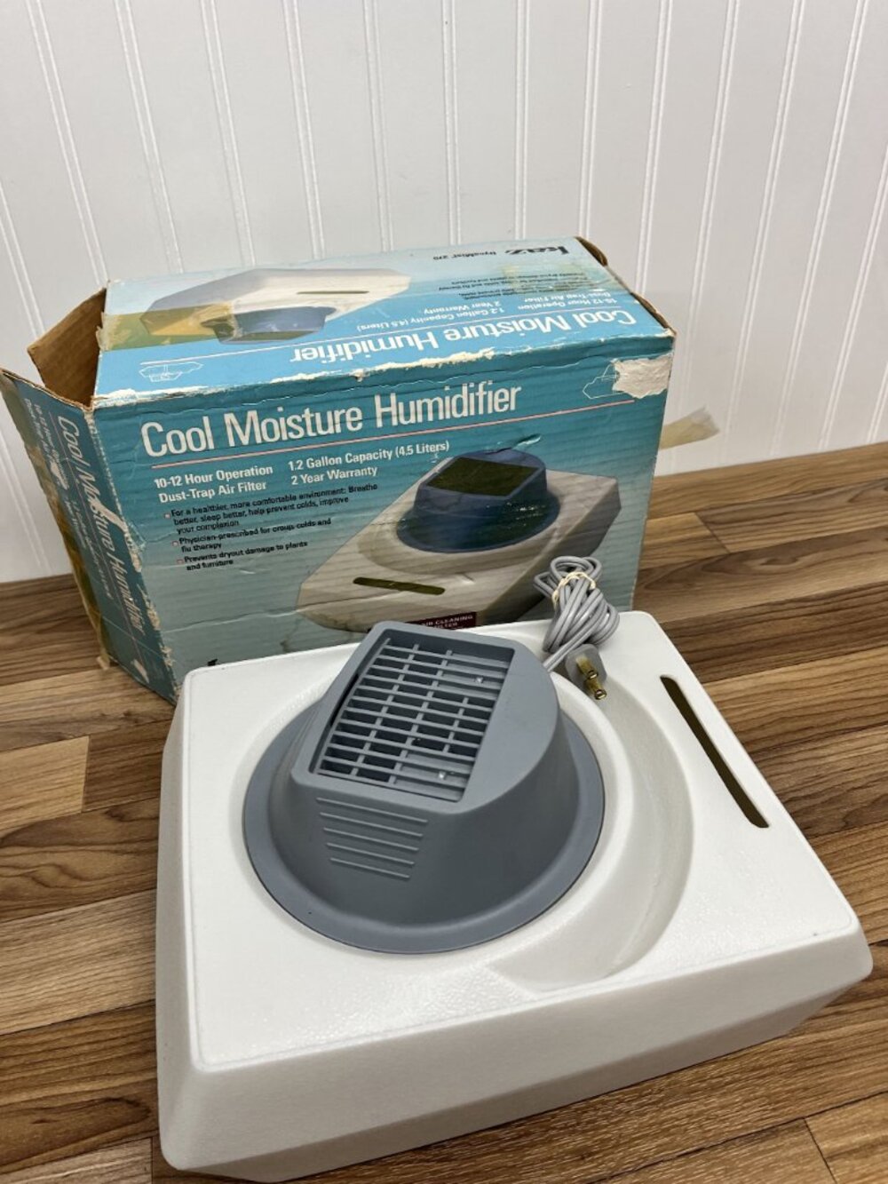 Kaz DynaMist 370F Cool Moisture Humidifier With DynaFilter Air-Cleaning System - Picture 3 of 9